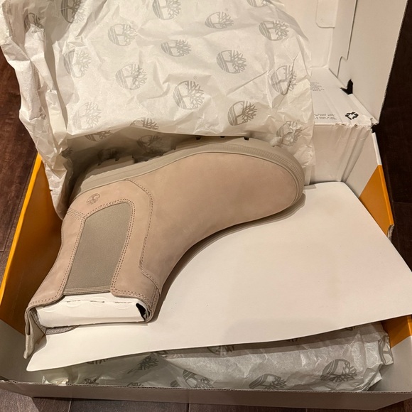 Timberland Cortina Valley Chelsea Boots, Light Taupe Nubuck, Women’s SZ 7.5 - Picture 9 of 11
